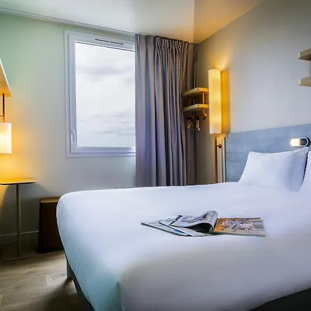 Отель Ibis Budget Paris Женвилье